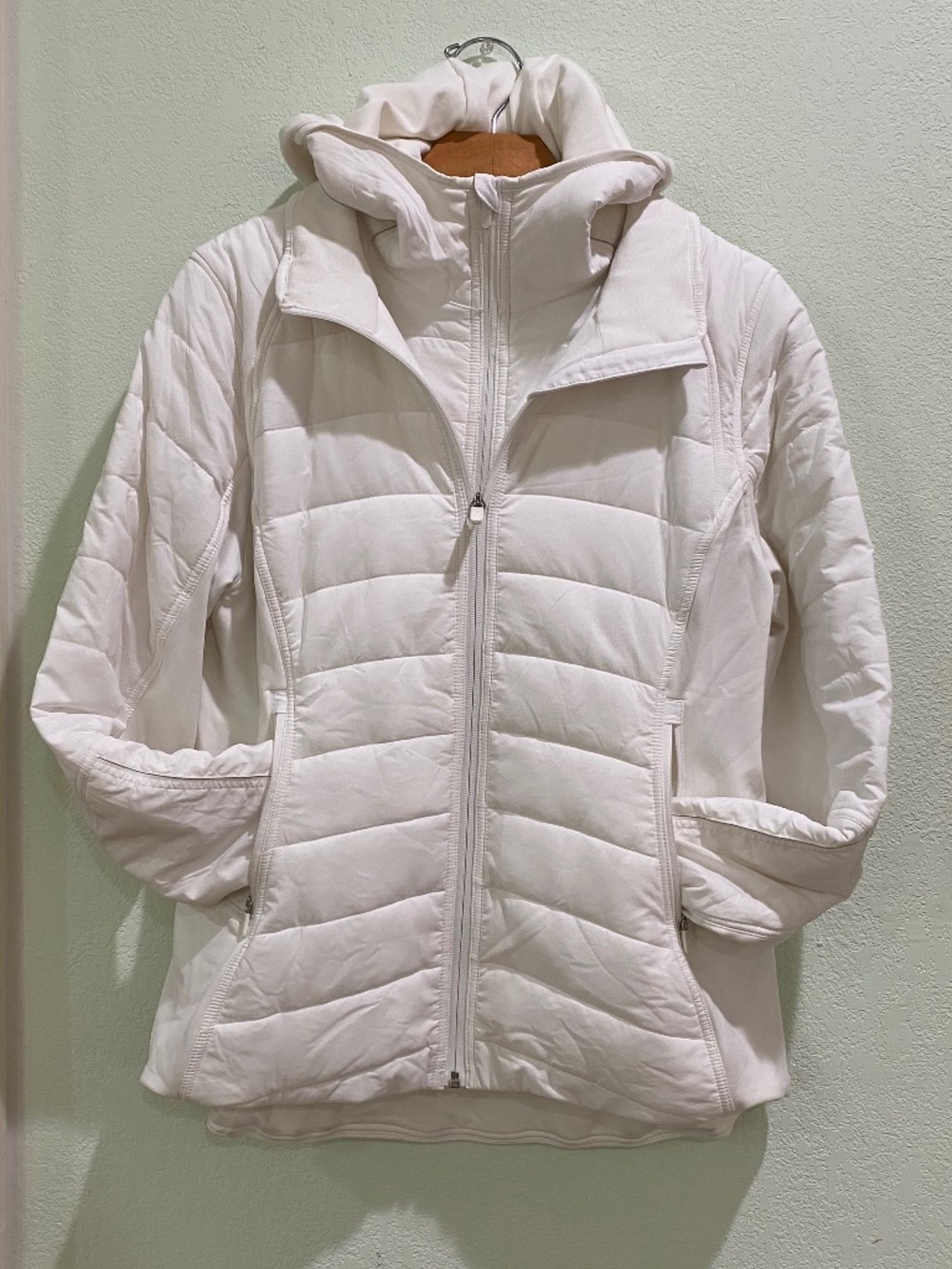 Lululemon jacket - Picture 5 of 9